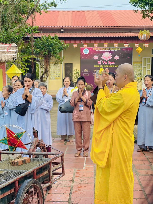 One - Day Practice at Dong Cao pagoda, Thanh Hoa