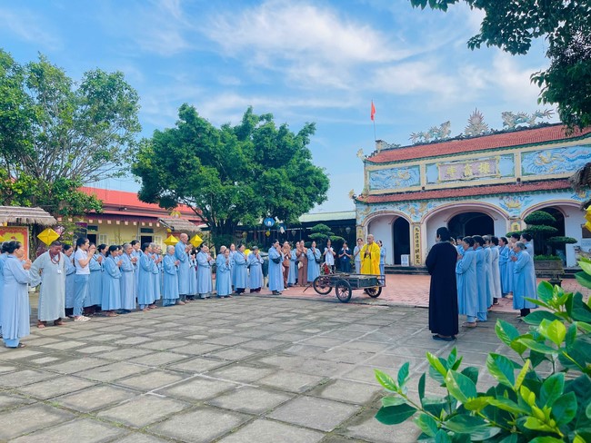 One - Day Practice at Dong Cao pagoda, Thanh Hoa