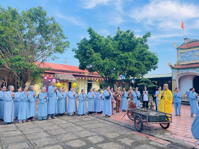 One - Day Practice at Dong Cao pagoda, Thanh Hoa