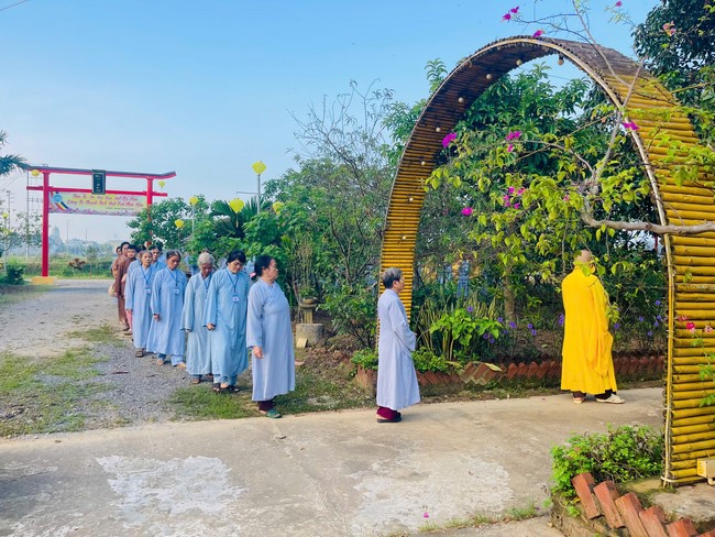 One - Day Practice at Dong Cao pagoda, Thanh Hoa
