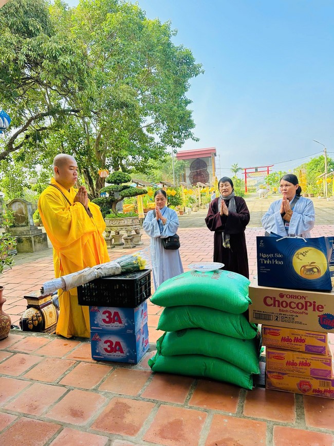 One - Day Practice at Dong Cao pagoda, Thanh Hoa