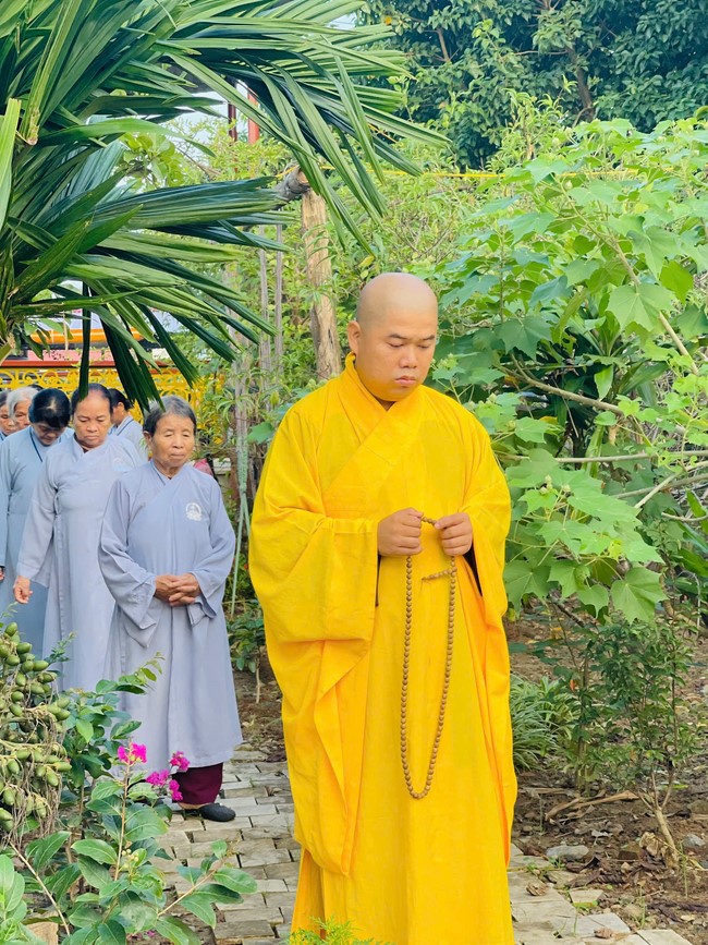 One - Day Practice at Dong Cao pagoda, Thanh Hoa