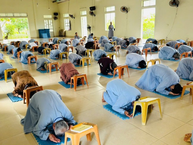 One - Day Practice at Dong Cao pagoda, Thanh Hoa