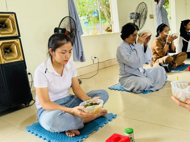 One - Day Practice at Dong Cao pagoda, Thanh Hoa