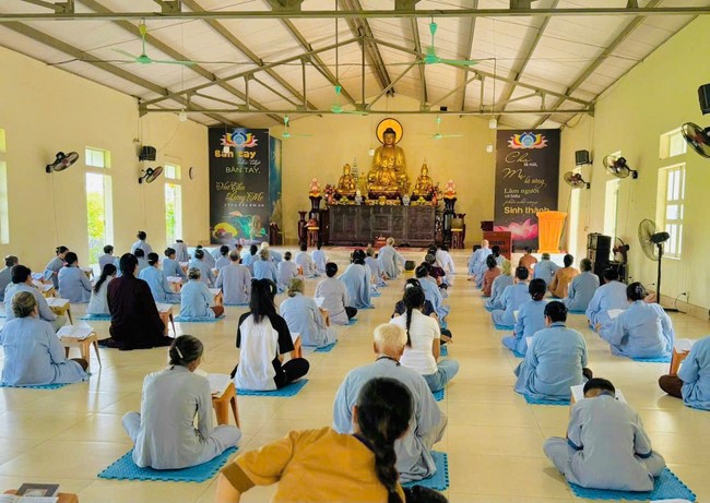 One - Day Practice at Dong Cao pagoda, Thanh Hoa