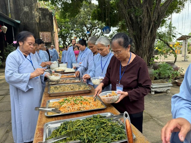 One - Day Practice at Dong Cao pagoda, Thanh Hoa