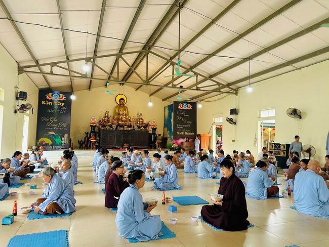 One - Day Practice at Dong Cao pagoda, Thanh Hoa