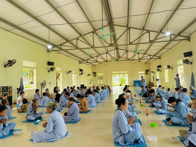 One - Day Practice at Dong Cao pagoda, Thanh Hoa