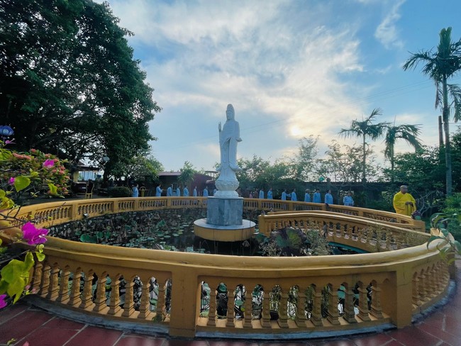 One - Day Practice at Dong Cao pagoda, Thanh Hoa