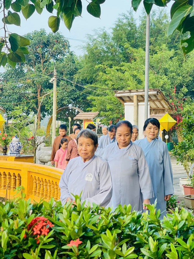 One - Day Practice at Dong Cao pagoda, Thanh Hoa