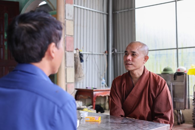 Disaster relief in Thanh Hoa province in the pagoda's Charity activities