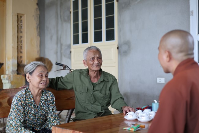Disaster relief in Thanh Hoa province in the pagoda's Charity activities