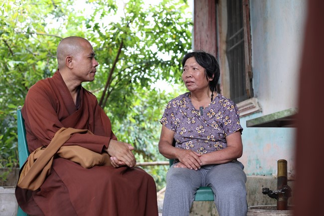 Disaster relief in Thanh Hoa province in the pagoda's Charity activities