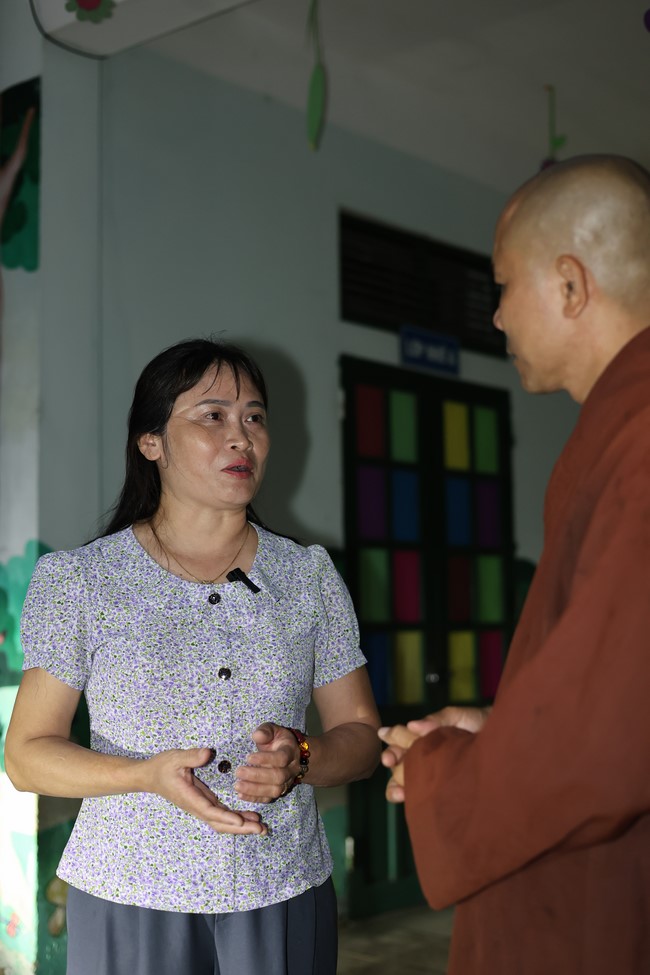 Disaster relief in Thanh Hoa province in the pagoda's Charity activities