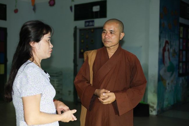 Disaster relief in Thanh Hoa province in the pagoda's Charity activities