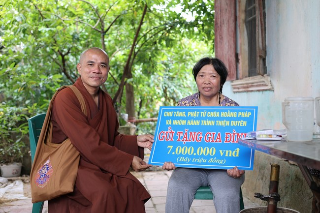 Disaster relief in Thanh Hoa province in the pagoda's Charity activities
