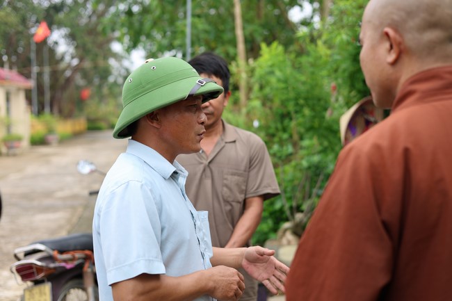 Disaster relief in Thanh Hoa province in the pagoda's Charity activities