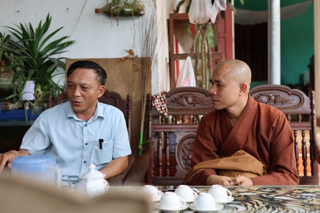 Disaster relief in Thanh Hoa province in the pagoda's Charity activities
