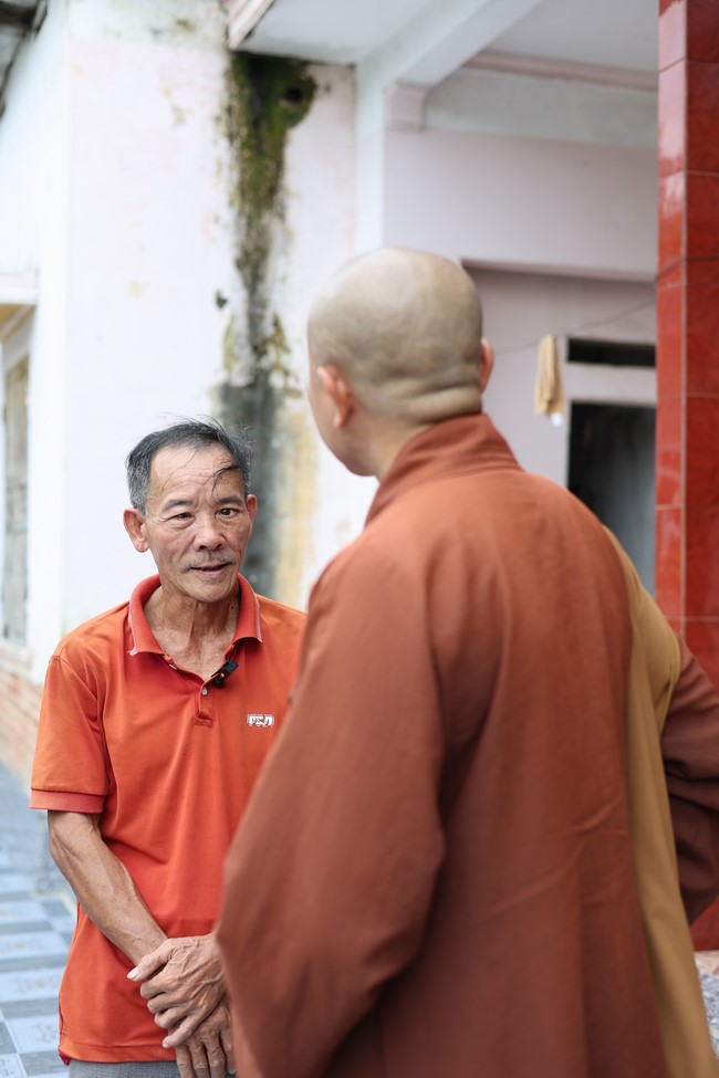 Disaster relief in Thanh Hoa province in the pagoda's Charity activities