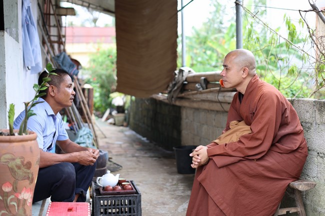 Disaster relief in Thanh Hoa province in the pagoda's Charity activities