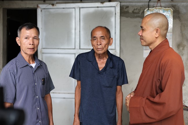 Disaster relief in Thanh Hoa province in the pagoda's Charity activities