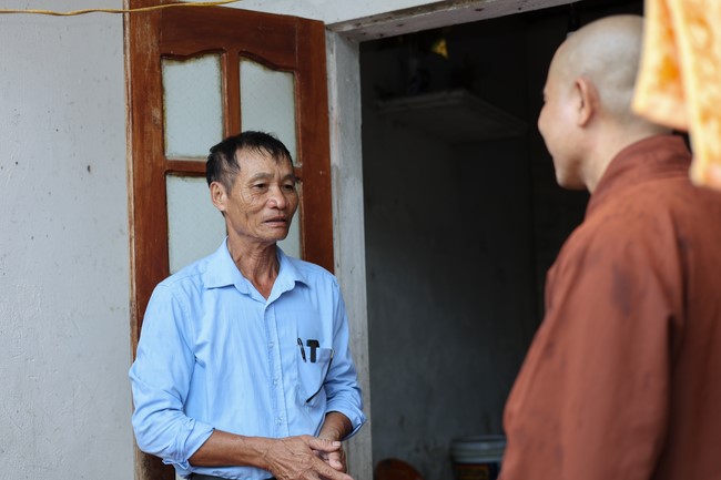 Disaster relief in Thanh Hoa province in the pagoda's Charity activities