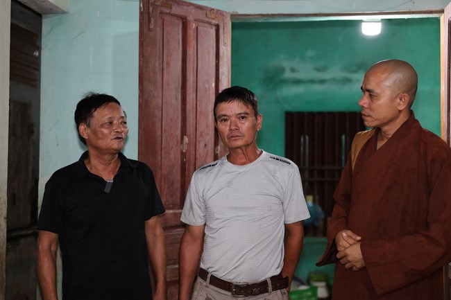 Disaster relief in Thanh Hoa province in the pagoda's Charity activities