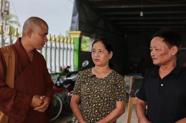 Disaster relief in Thanh Hoa province in the pagoda's Charity activities