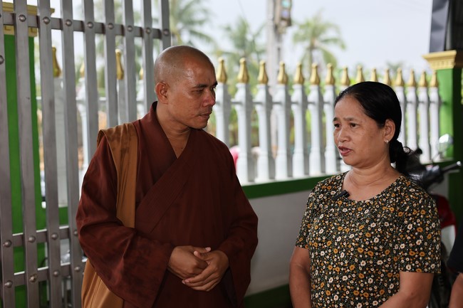 Disaster relief in Thanh Hoa province in the pagoda's Charity activities