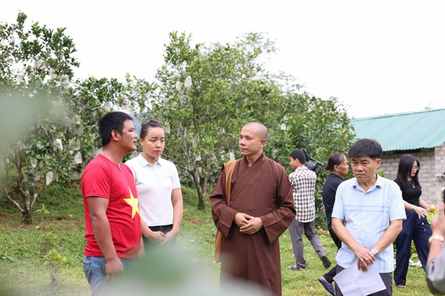 Disaster relief in Ha Tinh province in the pagoda's charity activities