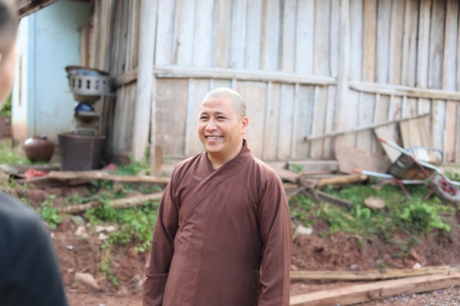 Disaster relief in Nghe An province in the pagoda's charity activities