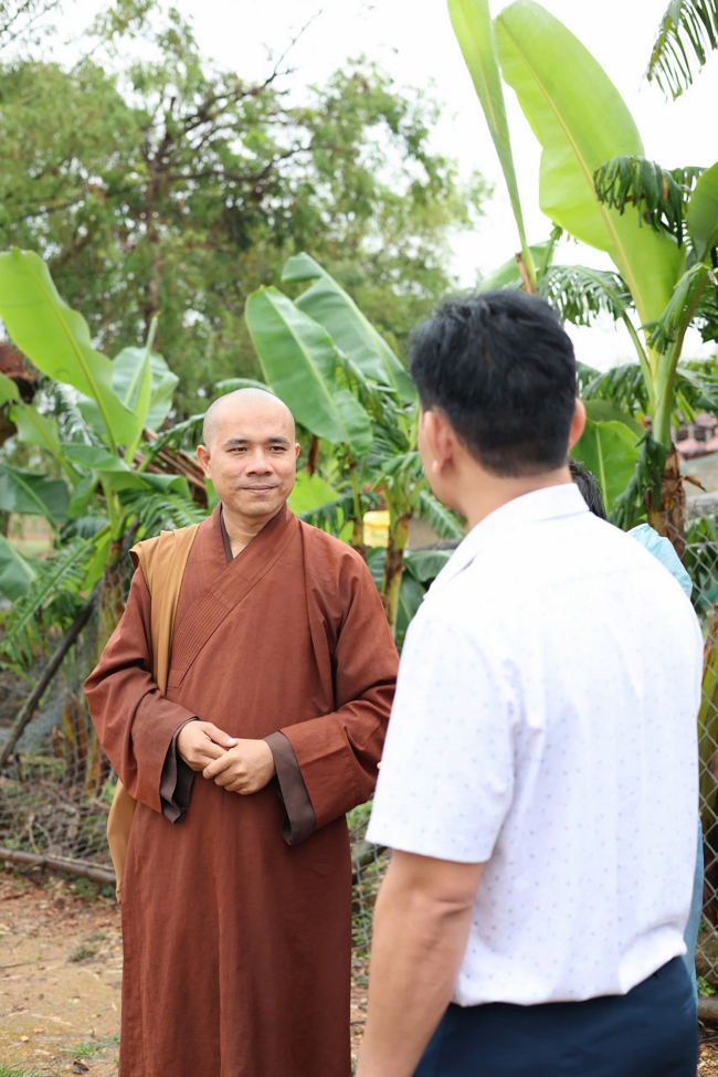 Disaster relief in Nghe An province in the pagoda's charity activities