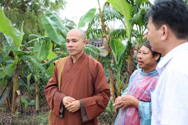 Disaster relief in Nghe An province in the pagoda's charity activities