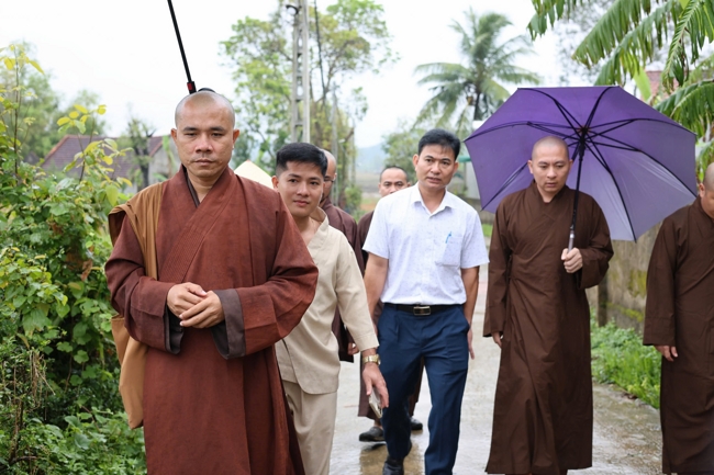 Disaster relief in Nghe An province in the pagoda's charity activities
