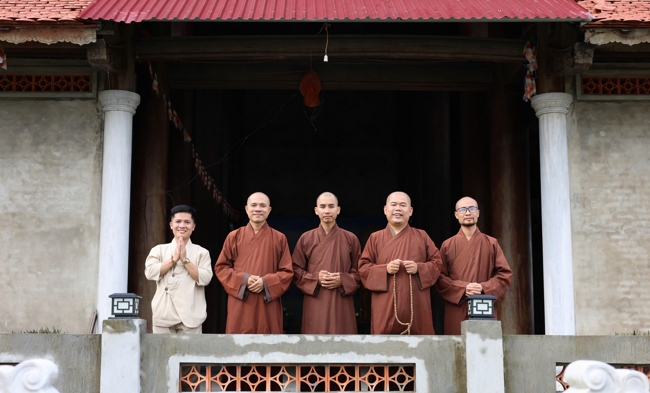 Disaster relief in Nghe An province in the pagoda's charity activities