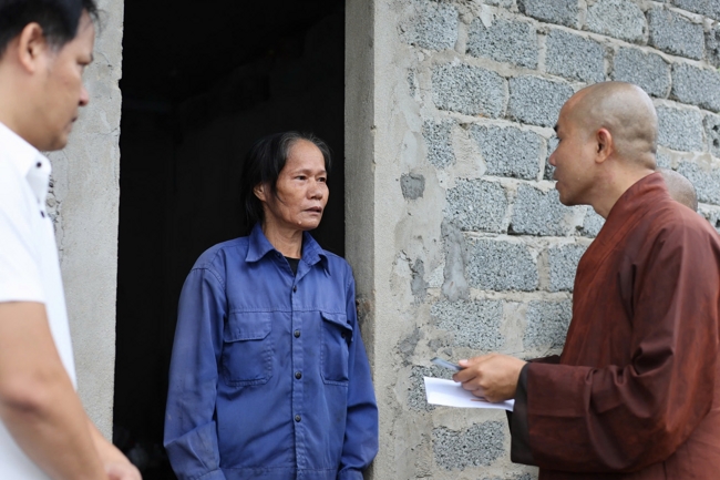 Disaster relief in Nghe An province in the pagoda's charity activities