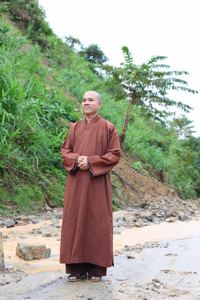 Disaster relief in Nghe An province in the pagoda's charity activities
