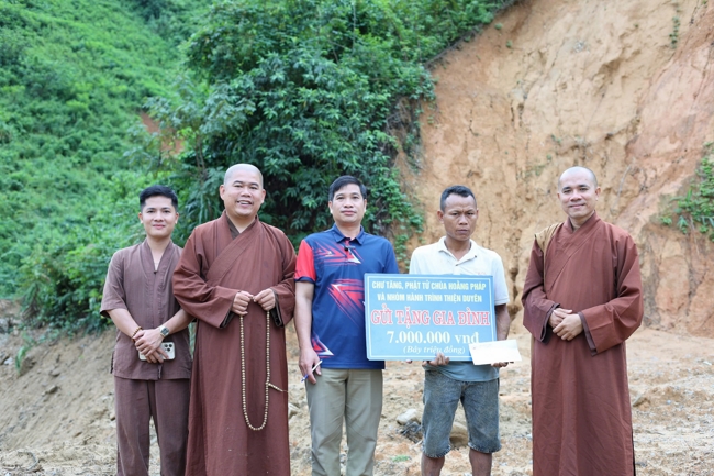 Disaster relief in Nghe An province in the pagoda's charity activities