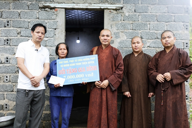 Disaster relief in Nghe An province in the pagoda's charity activities