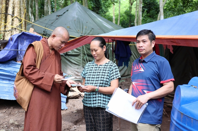 Disaster relief in Nghe An province in the pagoda's charity activities