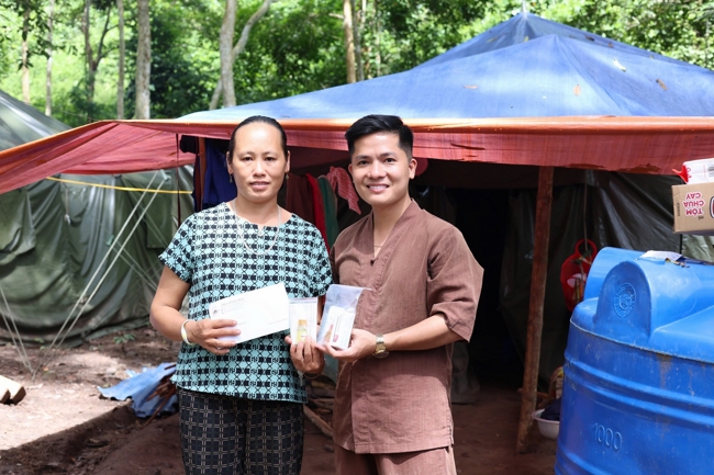 Disaster relief in Nghe An province in the pagoda's charity activities