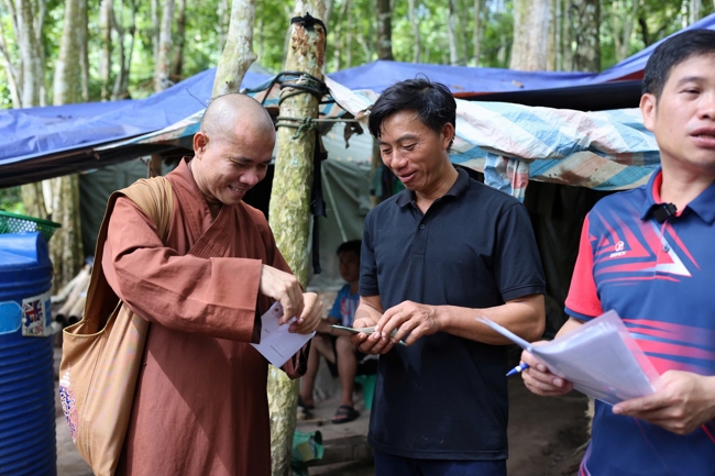 Disaster relief in Nghe An province in the pagoda's charity activities