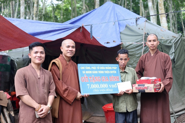 Disaster relief in Nghe An province in the pagoda's charity activities