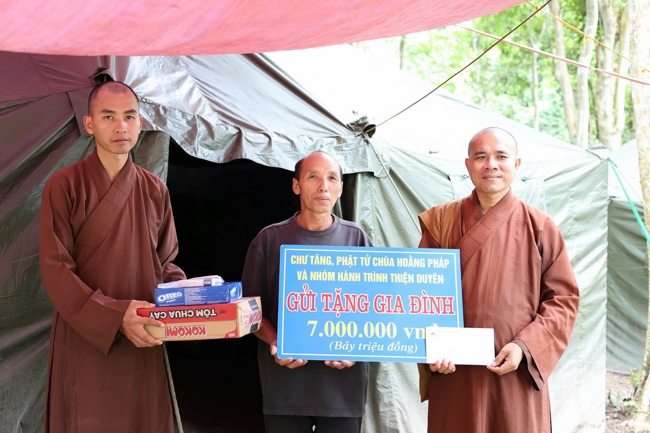 Disaster relief in Nghe An province in the pagoda's charity activities