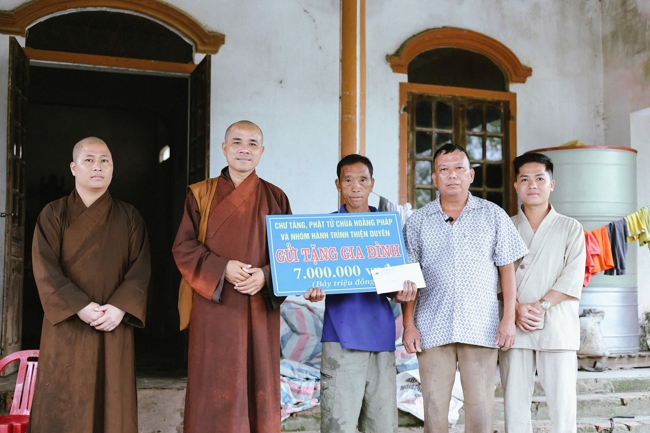 Disaster relief in Nghe An province in the pagoda's charity activities
