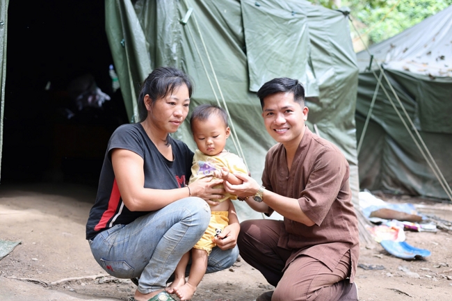 Disaster relief in Nghe An province in the pagoda's charity activities