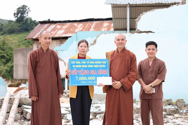 Disaster relief in Nghe An province in the pagoda's charity activities