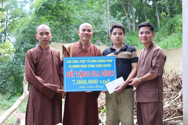 Disaster relief in Nghe An province in the pagoda's charity activities