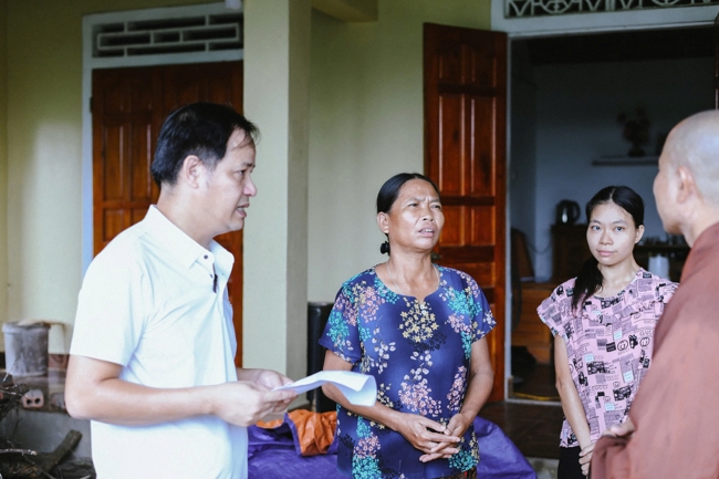 Disaster relief in Nghe An province in the pagoda's charity activities