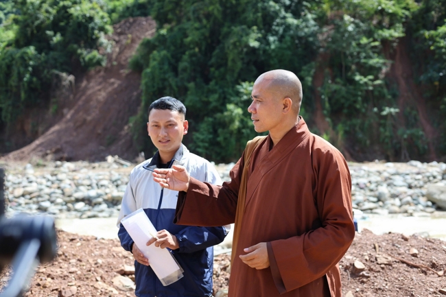 Disaster relief in Nghe An province in the pagoda's charity activities